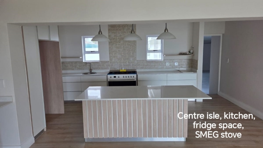 5 Bedroom Property for Sale in Baron View Western Cape